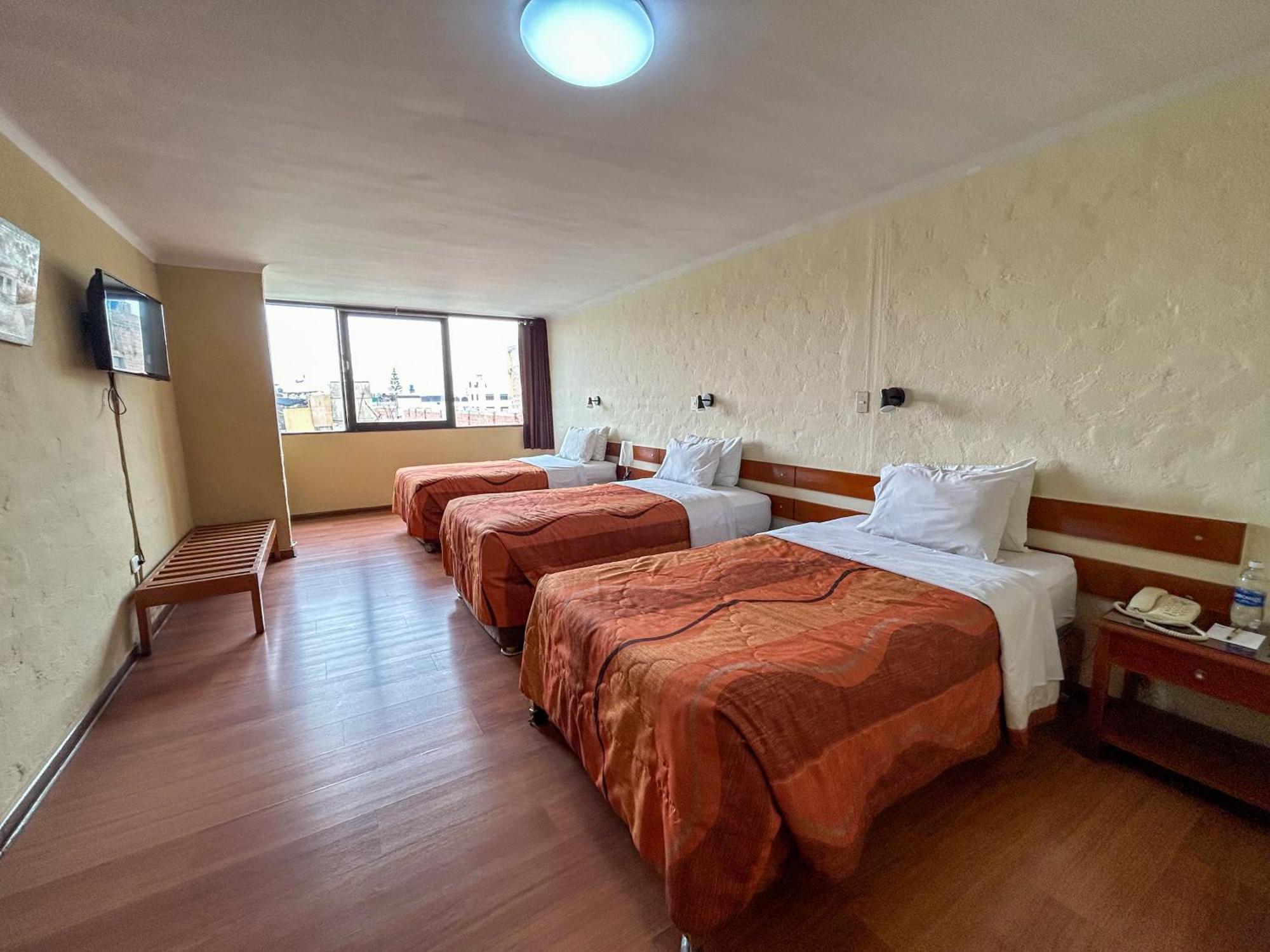 Holiday Suites Tacna Exterior foto